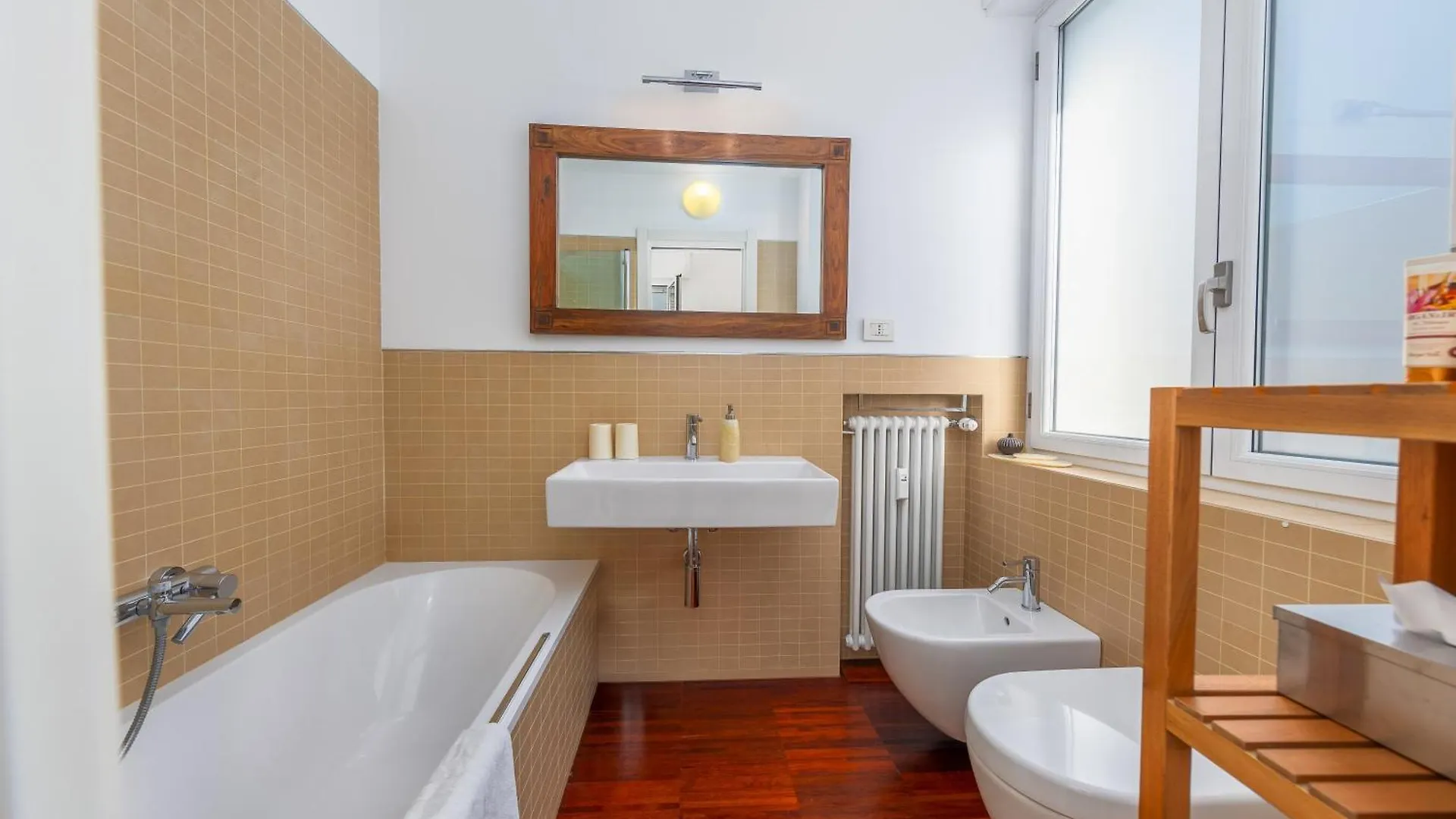 Apartment Suite Tra Citylife E Corso Vercelli, Milano Italy