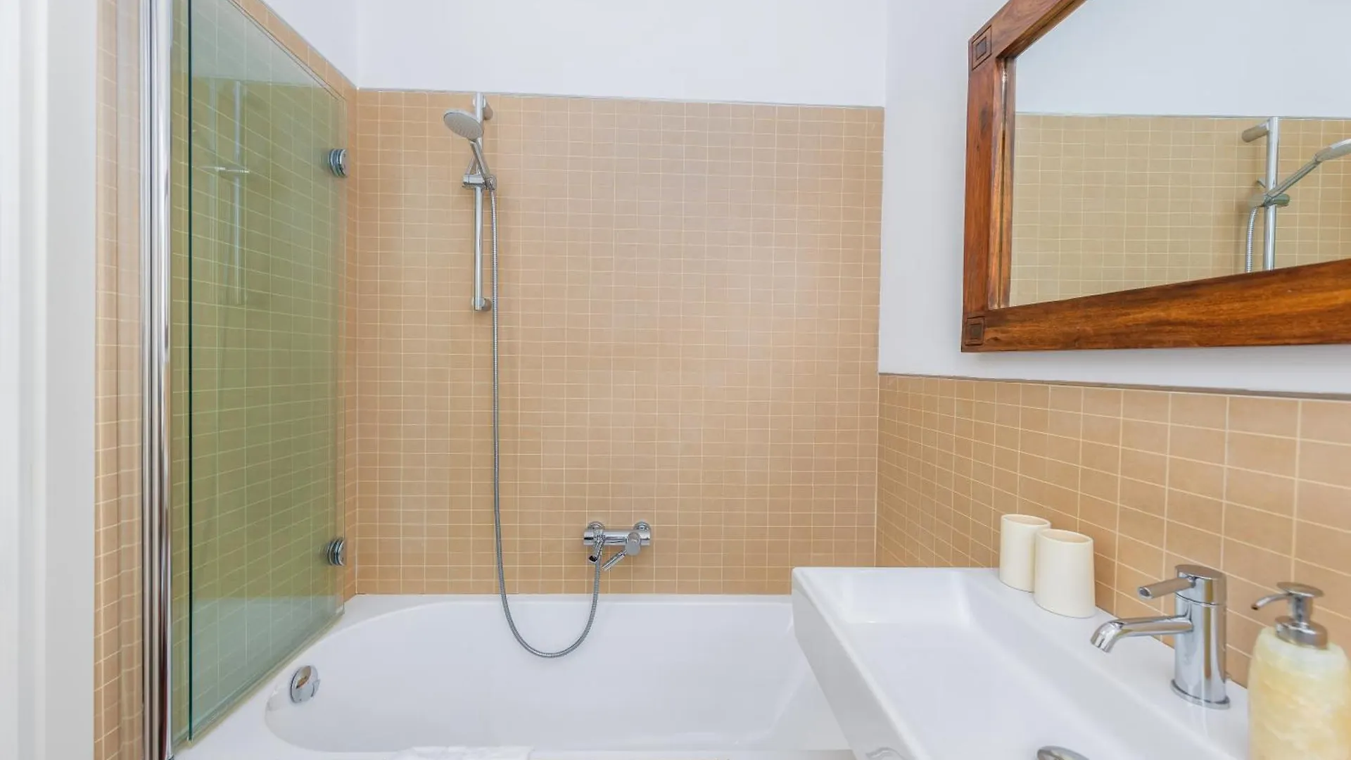 Suite Tra Citylife E Corso Vercelli, Milano 0*, Milan Italy